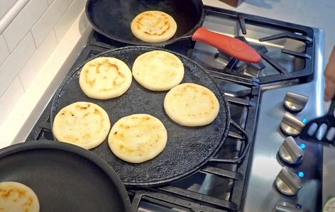 Liliana’s Venezuelan Arepas – Familia Kitchen Liliana Hernandez, Venezuelan Arepas, Famous Food, Famous Recipe, Shredded Beef, International Food, Our Daily Bread, Ham And Cheese, Non Stick Pan