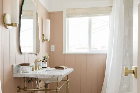 11 Paint Colors That Make a Small Bathroom Feel Spacious Colors For A Small Kitchen, Pale Pink Paint, Pastel Paint Colors, Small Powder Room, Small Bathroom Colors, Pink Paint Colors, Paint Colors Benjamin Moore, Benjamin Moore Colors, Best Paint Colors