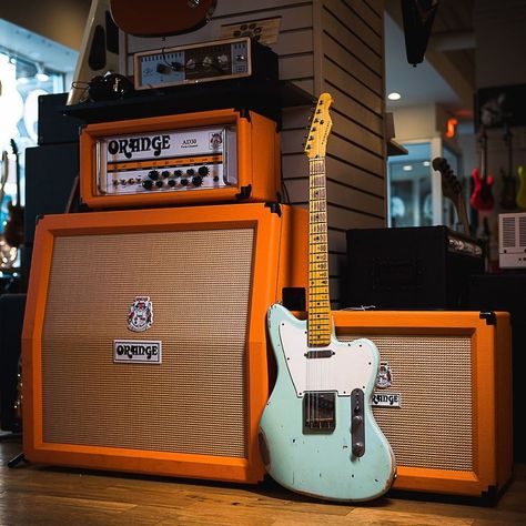 Chicago Music Exchange (@chicagomusicexchange) • Instagram photos and videos Coolest Guitars, Paul Kossoff, Orange Amplifiers, Guitar Rig, Run Through, Cool Gear, Guitar Hero, Tears Of Joy, Guitar Amp