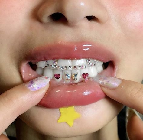 Bunny Teeth, Pretty Teeth, Dental Jewelry, Grillz Teeth, Diamond Teeth, Tooth Gems, Grills Teeth, Magical Makeup, Tooth Gem