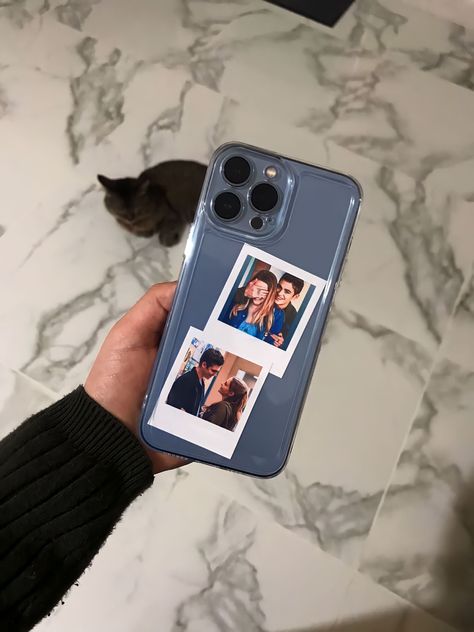 Couples Polaroid, Polaroid Case, Picture Phone Cases, Friends Phone Case, Cat Hug, Pretty Iphone Cases, Diy Phone, Diy Birthday Gifts, Android Case