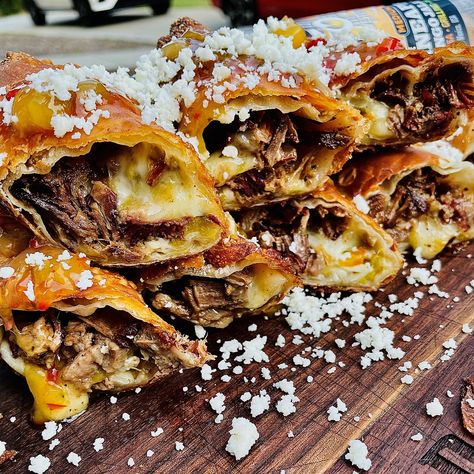 Pineapple Mango Jalapeno Brisket Egg Rolls Mango Jalapeno Salsa, Nc Bbq, Egg Roll Ingredients, Egg Roll Wraps, Egg Rolls Recipe, Deep Fried Recipes, Bbq Shop, Southwestern Recipes, Egg Roll Wrappers