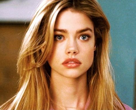 Denise Richards Makeup, Young Blonde Actresses, Blonde Actresses In Their 20s, Actresses In The 90s, Denise Richards Hair, Denise Richards 90s, Denise Richards Young, Blonde Characters, 80s Beauty