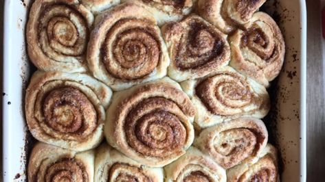 This recipe gets you quick cinnamon rolls from scratch with no yeast, no proofing, and no kneading necessary! Quick Cinnamon Rolls, Cinnamon Rolls From Scratch, Pain Sans Gluten, Tasty Bread Recipe, Easy Cinnamon, Cinnamon Rolls Recipe, All Recipes, Delicious Bread, Cinnamon Buns