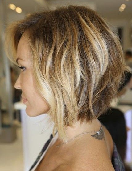 Kind of already have this cut, but it's a good one to show my hair lady for reference next time :) Messy Bob Hairstyles, Shaggy Bob, Medium Length Hair With Layers, 짧은 머리, Short Haircut, Short Hair Cuts For Women, Great Hair, Bob Cut, Hair Dos