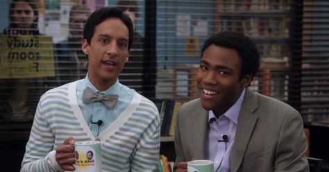 Create Your College Schedule And We'll Tell You Which "Community" Character Will Be Your Study Buddy Community Tv Show Edits, Community Icons Tv Show, Community Sitcom, Troy And Abed Community, College Schedule, Danny Pudi, Community Tv Show Memes, Community Tv Show, 90s Tv Shows