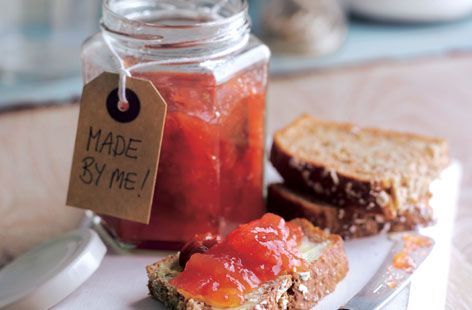 Apple, pear and plum jam HERO. I think I will try this combination. Plenty of frozen plums left from earlier this month. Apple and pears are on the counter! Autumn Jam Recipes, Plum Jam Recipes, Jam Making, Food Canning, Ginger Jam, Plum Tart, Plum Recipes, Pear Jam, Fantasy Food