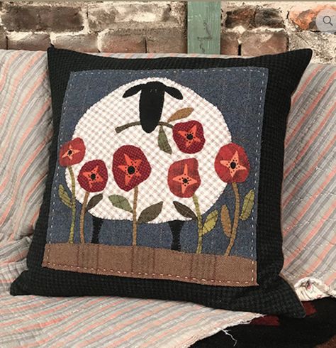 Rusty Crow & Friends Patterns Sheep Pictures, Cow Pillow, Wool Applique Kits, Wool Ideas, Applique Pillow, Applique Cushions, Sheep Crafts, Applique Pillows, Wool Applique Patterns