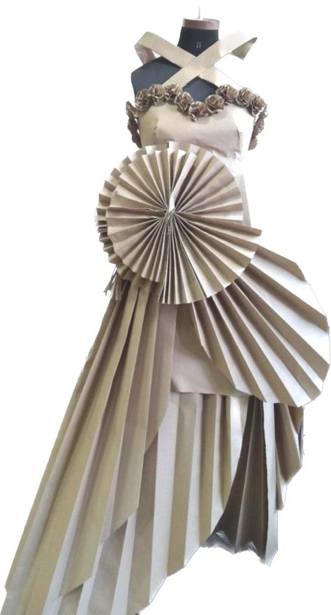 Paper Dress Fashion, Cardboard Dress, Recycled Gown, Paper Dress Art, Creative Wear, Junk Kouture, Paper Costume, Pleats Fashion, Newspaper Dress