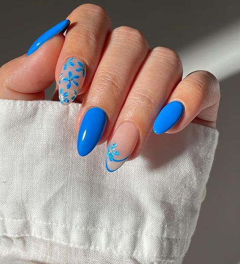 Blue Nails Ideas Summer, Tropical Vacation Nail Ideas, Blue Nail Designs Almond Shape, Nails For Italy Trip Summer, 2 Toned Nails, Blue Summer Nails Almond Shape, Blue Summer Acrylic Nails, Blue Tropical Nails, Caribbean Nails Designs