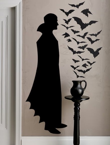 martha stewart vampire silhouette template - Google Search Vampire Decor, Martha Stewart Halloween, Creating Keepsakes, Halloween Decor Diy, Diy Halloween Decor, Martha Stewart Crafts, Halloween Window, Halloween Silhouettes, Halloween Vampire