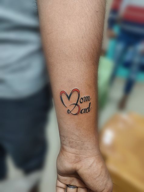 Small Remembrance Tattoos Simple, Dime Tattoo, Small Remembrance Tattoos, Mom Dad Tattoo Designs, Memory Tattoos, In Loving Memory Tattoos, Tattoos Simple, Dad Tattoo, Remembrance Tattoos