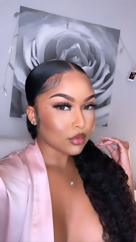 Hair Ponytail Styles, Glamour Makeup, Luminizer, Sleek Ponytail, Ponytail Styles, Baddie Hairstyles, Gorgeous Makeup, Girls Makeup, Black Girls Hairstyles