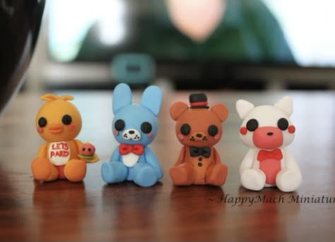 Easy Anime Clay Ideas, Fnaf Clay Art, Fnaf Craft Ideas, Fnaf Clay Ideas, Clay Anime Figures Diy, Pokemon Clay Figures Easy, Fnaf Clay, Fnaf Clay Figures, Biscuit Anime