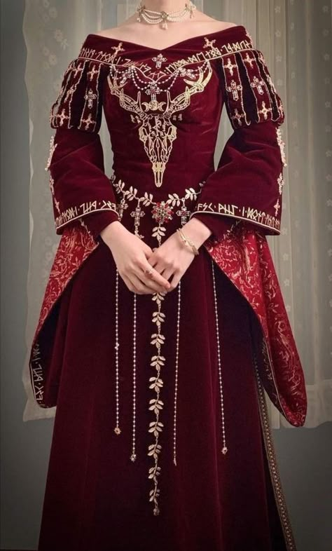 Burgundy Fantasy Dress, Medieval Formal Dress, Narnian Clothes, Red Fantasy Dress Queens, Medieval Royal Dress, Fantasy Gowns Queens Fairytale, Royal Dresses Queens Gowns, Red Queen Outfit, Royal Dresses Fantasy