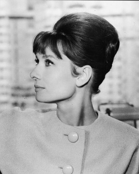 Audrey Hepburn Audrey Hepburn Charade, Audrey Hepburn Hair, Beyonce Hair, Bert Stern, 1960s Hair, Audrey Hepburn Photos, 60s Hair, French Pleat, Very Important Person