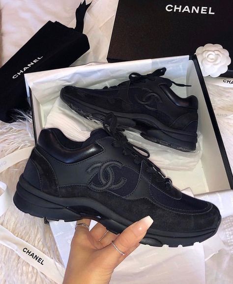 Chanel Trainers, Chanel Sneakers, Hype Shoes, Girly Shoes, 가을 패션, Black Sneakers, Dream Shoes, Chanel Shoes, Burberry Bag