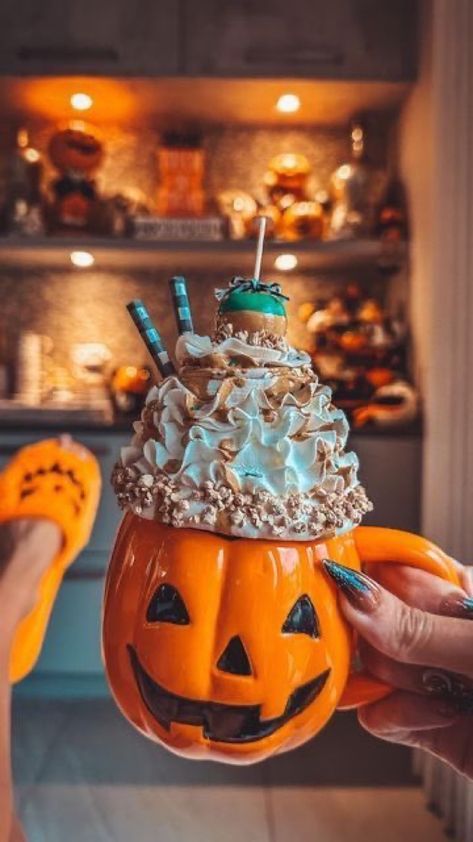 Angie Bellemare, Halloween Breakfast, Halloween Bedroom Decor, Fall Room Decor, Halloween Bedroom, Halloween Movie Night, Halloween Facts, Halloween Sweets, Autumn Magic