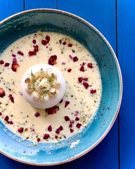 Indian Fine Dining, Rasmalai Recipe, Pakistani Desserts, Raspberry Crisp, Fine Dining Desserts, Milk Dessert, Chocolate Garnishes, Cooking Cream, Royal Indian