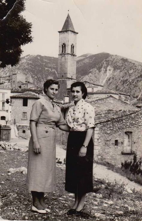 Italian Vintage Photographs ~ #Italy #Italian #vintage #photographs #family #history #culture ~ Pacentro-1950 Old Italian Pictures, 50s Italy, 1940s Italy, Old Italy Photography, 1930s Italy, 1950s Italy, 40s Aesthetic, 1890s Italy, Winter Drawings