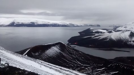 Deception Island in Antarctica blew its top 4,000 years ago, leaving a mark in the lake beds of nearby islands. Deception Island, Ocean Science, Science Photos, Active Volcano, Top 4, Volcano, Geology, Dog Love, A Month