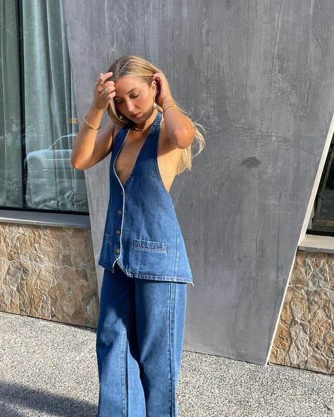 The hills halter in dark denim🦋 a set for all day , everyday🕊 you won't be able to stop wearing this one✨ Shop the look in-store or online now - www.folke.co Denim Spring 2024, Jean Halter Top Outfit, Denim Halter Top Outfit, Denim Top Outfit, Spring Denim Outfits, Halter Tops Outfit, Denim And Pearls, Denim Halter Top, Model Jeans