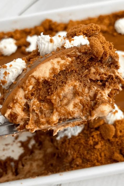 Biscoff Icebox Cake - Fufu's Kitchen Lotus Cookies, Christmas Bakes, Biscoff Cake, Fresh Whipped Cream, Popular Cookies, Biscoff Cookie Butter, Layered Desserts, Small Desserts, Icebox Cake