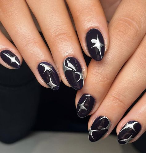 Alt Nails Aesthetic, Simple Nails Dark, Short Dark Nails Designs, Black Texture Nails, Dark Edgy Nails, Cigarettesaftersex Nails, Funky Black Nails, Short Alternative Nails, Goth Short Nails