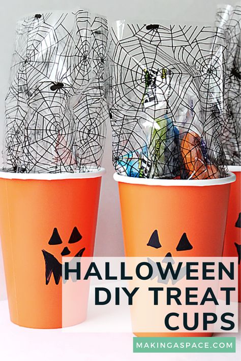 Halloween Candy Cup Ideas, Halloween Treat Cups, Halloween Cups Diy, Chocolate Halloween Treats, Halloween Party Cups, Halloween Diy Ideas, Diy Halloween Treats, Halloween Class Party, Healthy Halloween Treats