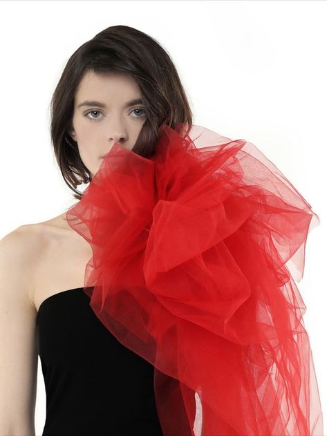 Black Tulle Top, Big Wedding Dresses, Making Fabric Flowers, Flower Choker Necklace, Ruffle Flower, Wedding Photo Shoot, Big Necklace, Red Wedding Dresses, Flower Choker