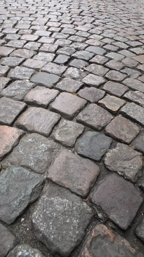 Sidewalk Stone Foyer, Hospital Courtyard, Paris Townhouse, Light In The Piazza, Cobblestone Paving, Breakfast In Paris, Textures In Nature, Cobblestone Driveway, Modern Driveway