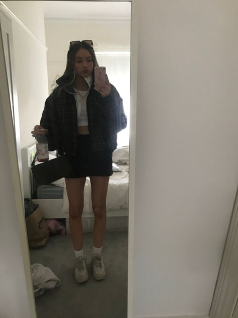 Black Slazenger Skort Outfit, Slazenger Skort Outfit Aesthetic, Slazenger Skort Outfit, Black Skort Outfit, Groovy Fits, Slazenger Skort, Pretty Fits, Winter Outfits 2020, Skort Outfit