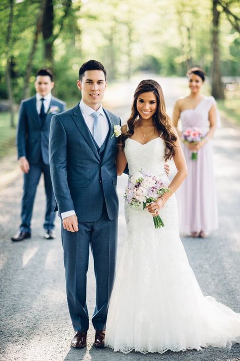 Wedding Photography Poses Bridal Party, Small Bridal Parties, Wedding Party Poses, Small Wedding Party, Country Wedding Photos, Barn Wedding Photos, Wedding Portrait Poses, Wedding Photography Bride, Wedding Picture Poses