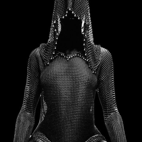 Villain Armor, Chainmail Fashion, Princess Irulan, Chain Armor, Silver Armor, Living Dead Girl, Chainmail Armor, Dead Girl, Frank Herbert