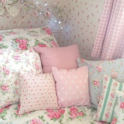 Pastel Room Decor, Bedroom Pink, Decoration Shabby, Shabby Chic Interiors, Pastel Room, Shabby Chic Bedroom, Girly Room, Shabby Chic Bedrooms, Chic Bedroom