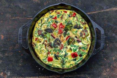 Simple and healthy Vegetable Frittata recipe, prepared Mediterranean-style with roasted vegetables, herbs, olive oil, and feta cheese. Mediterranean Frittata, Savoury Crepes, Zucchini Frittata Recipe, Vegetable Frittata Recipes, Easy Frittata Recipe, Easy Frittata, Recipes Mediterranean, Mediterranean Cooking, Savory Breakfast Recipes