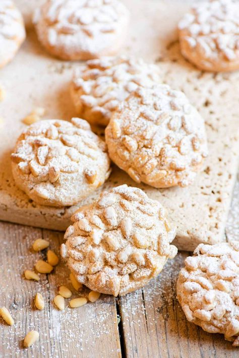 Delicious Pignoli Cookies (Biscotti ai Pinoli) made with ground almonds, egg whites, and crunchy pine nuts. These cookies are soft and chewy on the inside with a crispy and crunchy outside, so delicious and easy to whip up using a food processor! Pinole Cookies, Pignoli Cookies Recipe, Pignoli Cookies, Italian Almond Cookies, Soft Cookie Recipe, Italian Christmas Cookies, Italian Cookie Recipes, Almond Paste, Almond Flavor