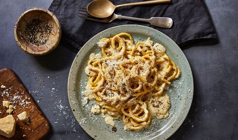 Cacio e Pepe or cheese and pepper pasta proves you don’t need a long list of elaborate ingredients to create a sauce full of flavour. Always wondered how we make this incredibly silky and indulgent sauce? Here is our authentic Cacio e Pepe recipe Gourmet Pasta Dishes, Cooking Fresh Pasta, Pici Pasta, Gourmet Pasta, Pepper Pasta, Pasta Ingredients, Italian Recipes Authentic, Six Month, Fresh Pasta