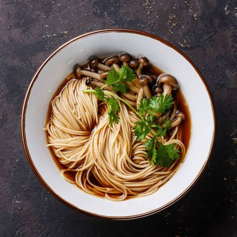 Mushroom Ramen, Ramen Broth, Chaga Mushroom, Mushroom Broth, Ramen Noodle Recipes, Dried Mushrooms, Ramen Recipes, Shiitake Mushroom, Organic Chicken