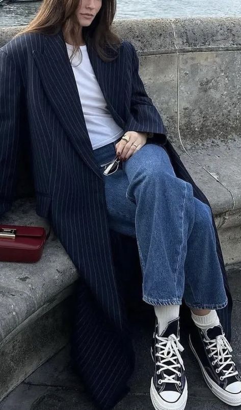 Striped Coat Outfit, Coat Jeans Outfit, Street Style Women Fall, Style Outfits Fall, Outfits Black Women Fall, Outfits 2023 Women, Autumn Outfits 2023, Autumn Outfits Ideas, Style Black Women