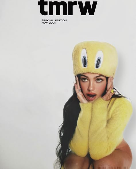 Kylie Jenner Yellow, Tmrw Magazine, Y2k Photoshoot, Kylie Jenner Photoshoot, Trajes Kylie Jenner, Yellow Bodysuit, Kylie J, Brand Shoot, Model Looks