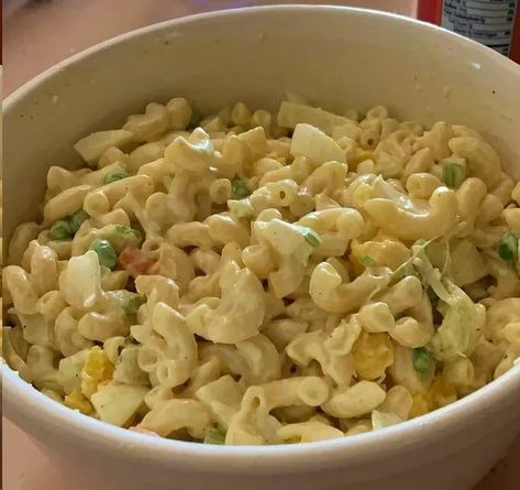 Old Fashioned Macaroni Salad, Easy Macaroni Salad, Classic Macaroni Salad, Easy Macaroni, Macaroni Salad Recipe, Miracle Whip, Sweet Pickles, Shrimp Salad, Macaroni Salad