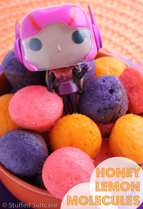 Honey Lemon Molecules - Dessert Recipe for Big Hero 6 Movie Night - great for family night fun! Movie Night Desserts, Disney Themed Movie Night, Hero 6 Movie, Disney Movie Night Food, Night Dessert, Movie Night Food, Disney Dinner, Disney Movie Night, Geek Food