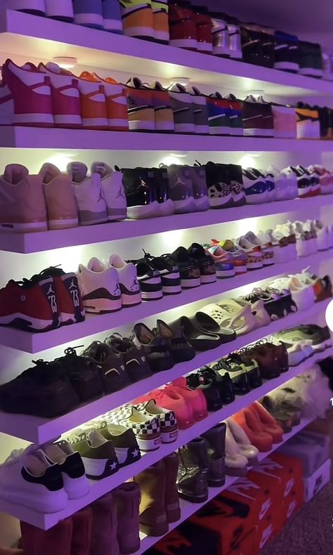 Shoe Closet Jordans, Jordans Collection Aesthetic, Shoes Aesthetic Organization, Aesthetic Shoes Collection, Shoes Sneakers Wall, Shoe Asthetic Picture, Baddie Shoe Collection, Shoes Vision Board, Shoes Aesthetic Collection