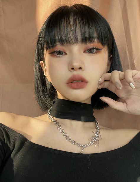 Korean Bangstyle Hair, Bangstyle Hair Short, Bangstyle Hair, Douyin Fashion, Hair Color Streaks, Ideal Beauty, Asian Short Hair, Ethereal Makeup, Shot Hair Styles