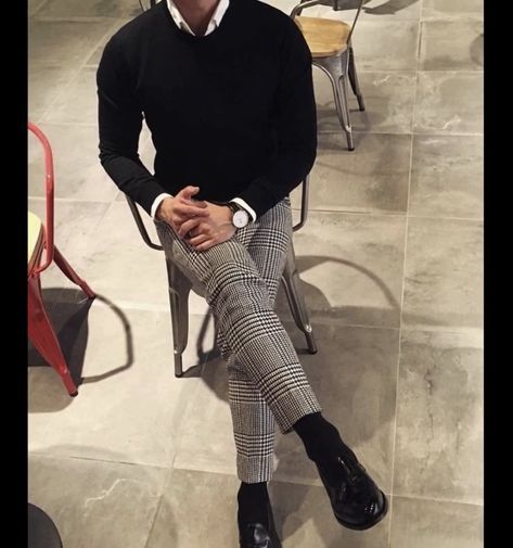 Checkered Pants Outfit Men, Checkered Trousers Outfits, Houndstooth Pants Outfit, Checkered Pants Outfit, Houndstooth Outfit, Trousers Outfit Men, Casual Work Style, Checkered Trousers, Pants Outfit Men