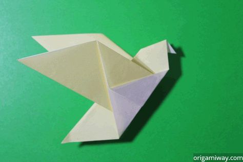 How to Make Origami Birds - fantastic free resource online Origami Instructions Animals, Origami Bird Easy, Origami Instructions For Kids, Envelope Origami, Origami Guide, Origami Dove, Easy Origami For Kids, Origami Tutorial Easy, Origami Paper Folding