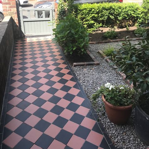 Julie Created A Chequered Garden Path - Walls and Floors Tiles Steps, Path Tiles, Front Garden Path, Front Path, Victorian Tile, Victorian Exterior, Victorian Floor Tiles, Kerb Appeal, Front Garden Ideas