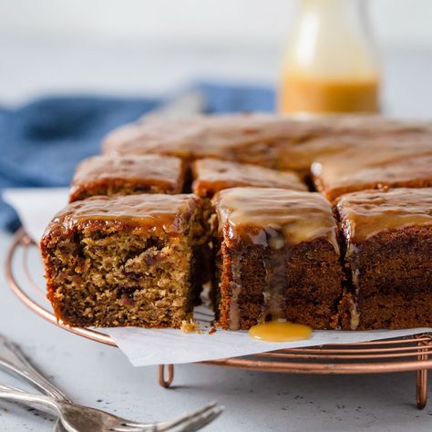 Toffee Pudding Cake, Sticky Toffee Pudding Cake, Homemade Butterscotch, Sticky Date, Sticky Date Pudding, Date Pudding, Butterscotch Sauce, Toffee Sauce, Basic Cake