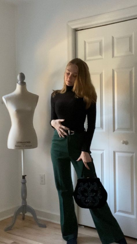 Jewel Tone Winter Outfits, Jewel Tone Clothes Aesthetic, Jewel Tones Outfit, Jewel Toned Outfits, Jewel Tone Outfits, Beetle Aesthetic, Jewel Tones Fashion, Concert Outfit Fall, Gemma Styles